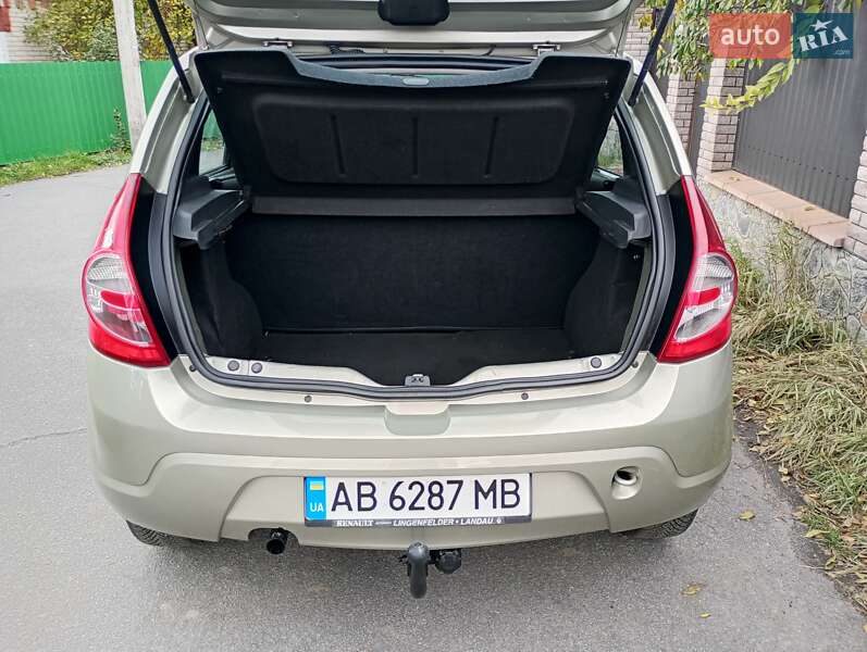Хэтчбек Dacia Sandero 2009 в Калиновке фото 16 Хэтчбек Dacia Sandero 2009 в Калиновке