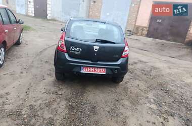 Хэтчбек Dacia Sandero 2009 в 