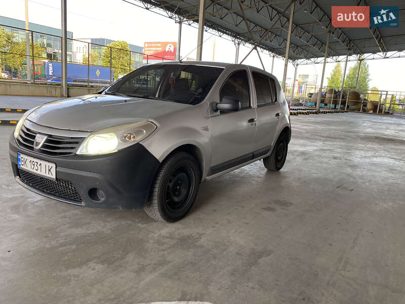 Хэтчбек Dacia Sandero 2010 в Ровно фото 11 Хэтчбек Dacia Sandero 2010 в Ровно