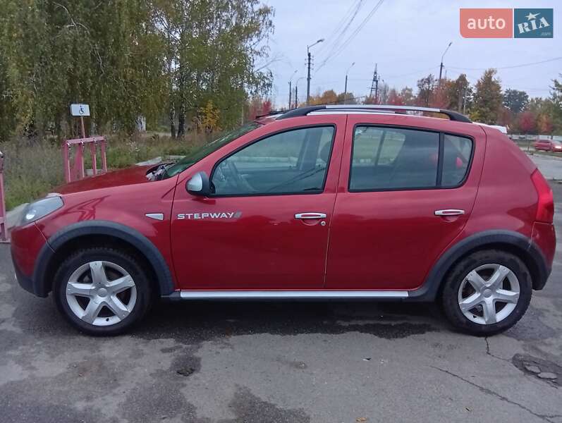 Хэтчбек Dacia Sandero 2011 в Чернигове