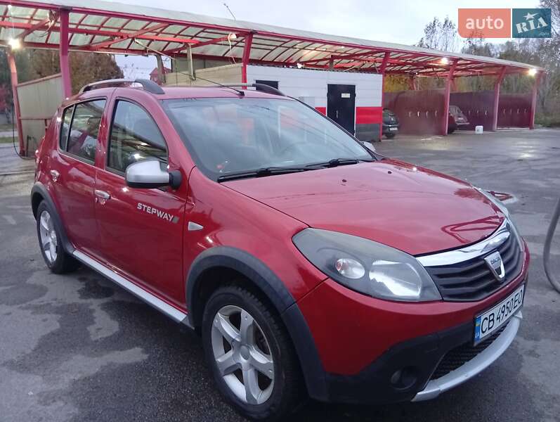 Хэтчбек Dacia Sandero 2011 в Чернигове