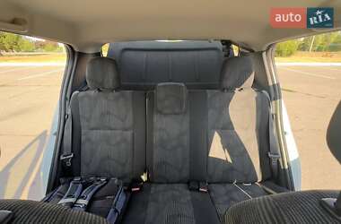 Хэтчбек Dacia Sandero 2009 в 