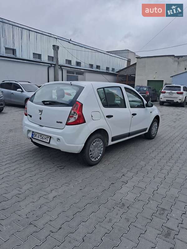Хетчбек Dacia Sandero 2009 в Рівному