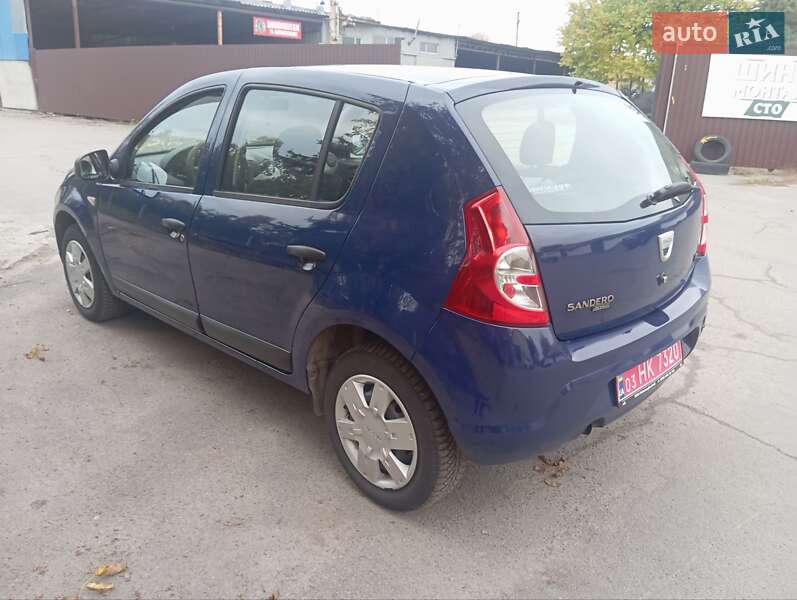 Хэтчбек Dacia Sandero 2009 в Калиновке