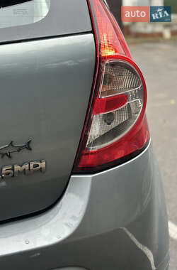 Хэтчбек Dacia Sandero 2008 в 