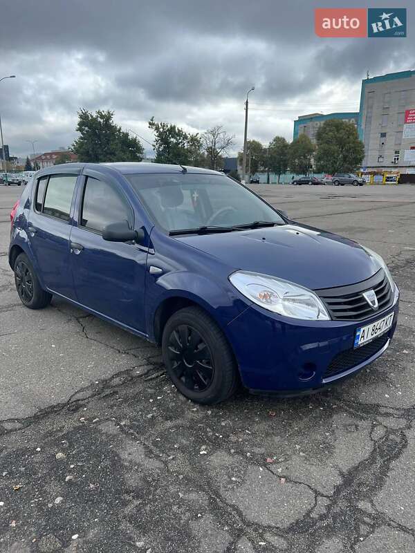 Хэтчбек Dacia Sandero 2009 в Броварах