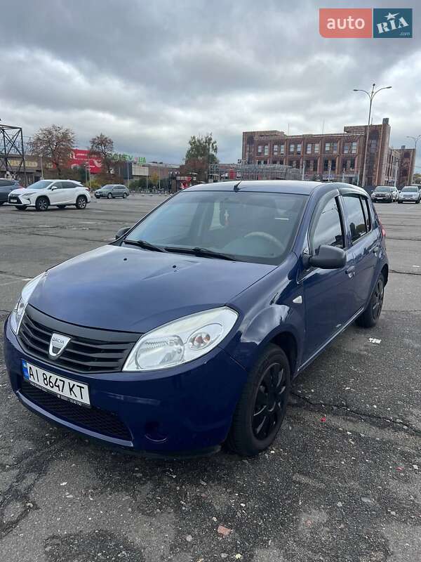 Хэтчбек Dacia Sandero 2009 в Броварах