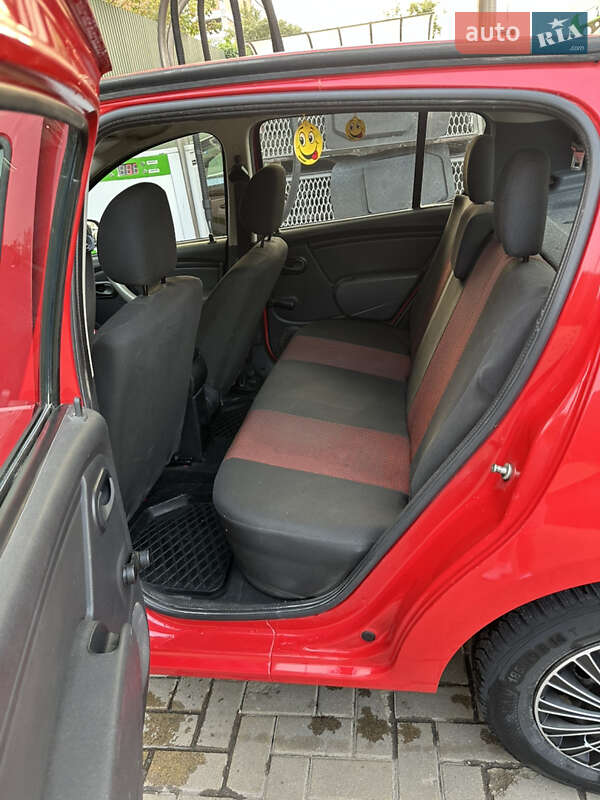 Хетчбек Dacia Sandero 2009 в Хмельницькому