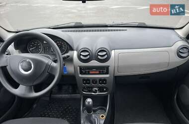 Хэтчбек Dacia Sandero 2009 в 