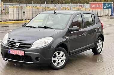 Хэтчбек Dacia Sandero 2009 в 