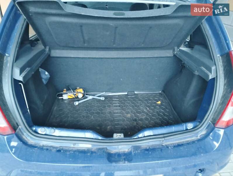 Хэтчбек Dacia Sandero 2008 в Днепре фото 6 Хэтчбек Dacia Sandero 2008 в Днепре