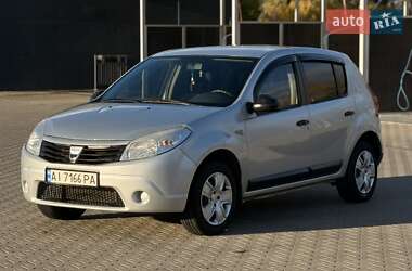 Хэтчбек Dacia Sandero 2009 в Кагарлыке