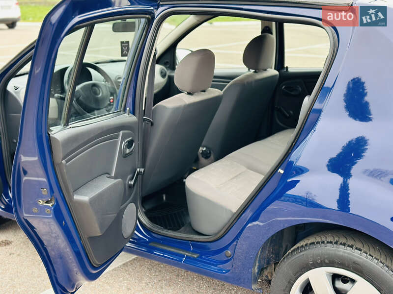 Хетчбек Dacia Sandero 2009 в Житомирі фото 16 Хетчбек Dacia Sandero 2009 в Житомирі