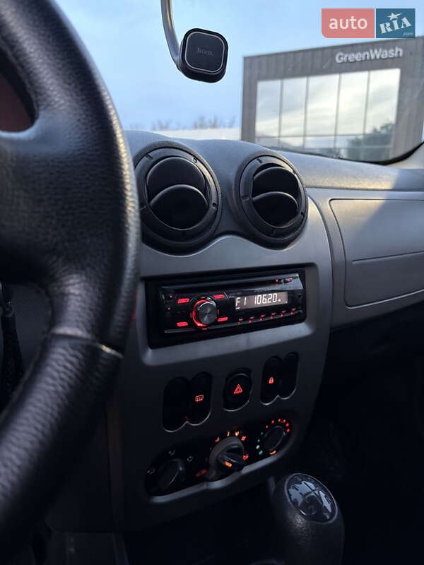Хетчбек Dacia Sandero 2008 в Кам'янець-Подільському фото 12 Хетчбек Dacia Sandero 2008 в Кам'янець-Подільському