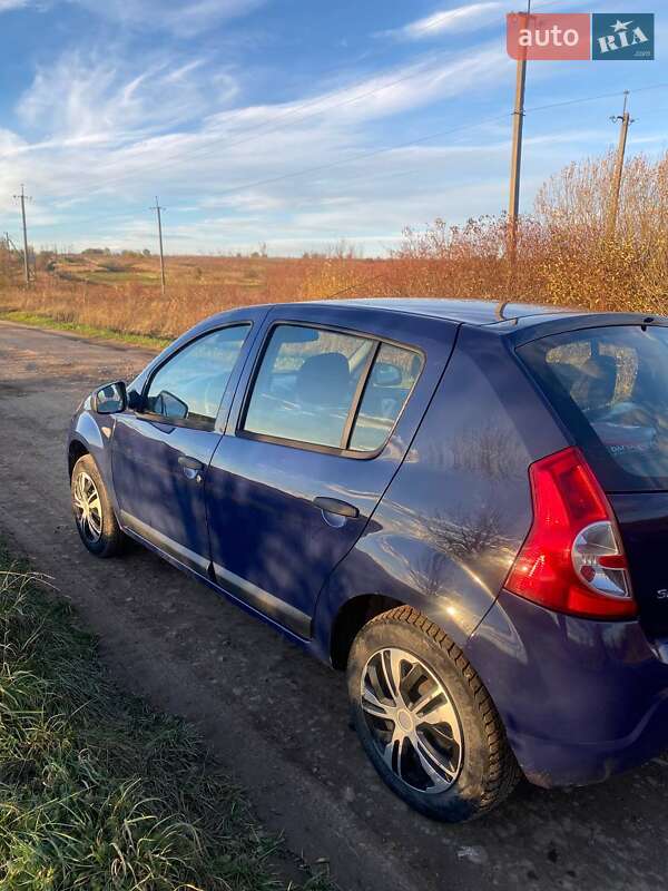 Хэтчбек Dacia Sandero 2009 в Ивано-Франковске фото 4 Хэтчбек Dacia Sandero 2009 в Ивано-Франковске