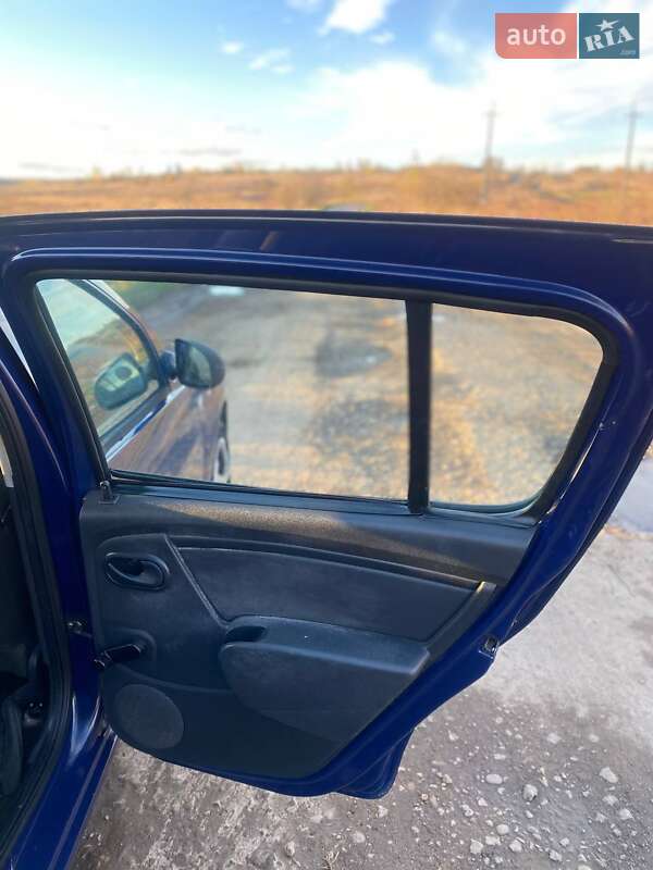 Хэтчбек Dacia Sandero 2009 в Ивано-Франковске фото 7 Хэтчбек Dacia Sandero 2009 в Ивано-Франковске