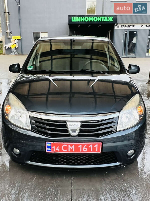 Хетчбек Dacia Sandero 2008 в Києві