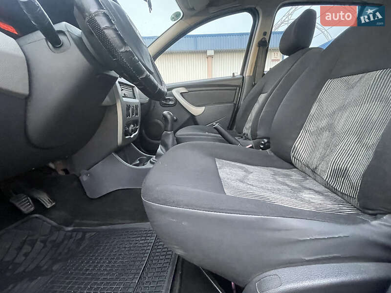 Хетчбек Dacia Sandero 2010 в Луцьку
