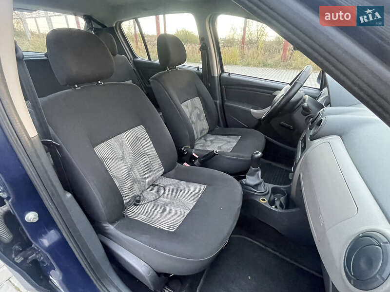 Хетчбек Dacia Sandero 2010 в Луцьку