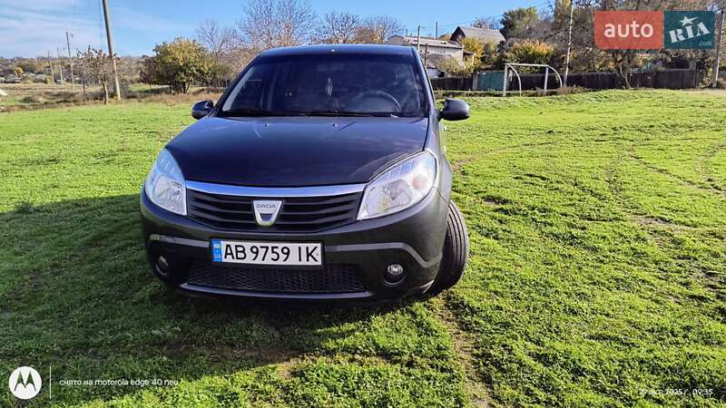 Хэтчбек Dacia Sandero 2011 в Вознесенске