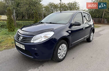 Хэтчбек Dacia Sandero 2012 в Чернигове Хэтчбек Dacia Sandero 2012 в Чернигове