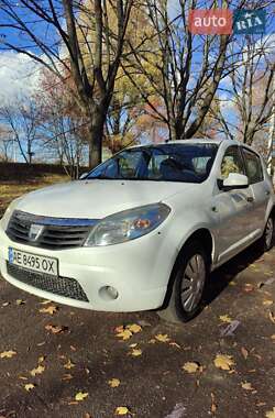 Хэтчбек Dacia Sandero 2009 в Днепре