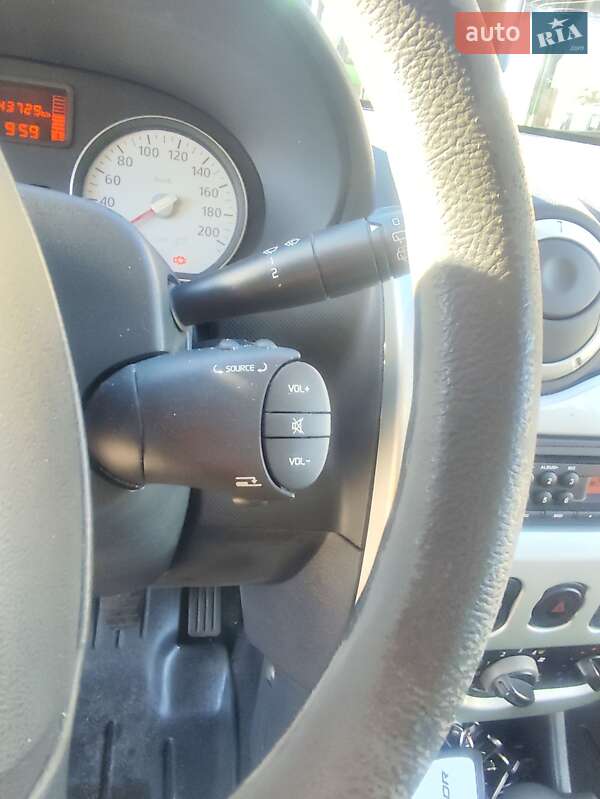 Хэтчбек Dacia Sandero 2011 в Черкассах фото 4 Хэтчбек Dacia Sandero 2011 в Черкассах