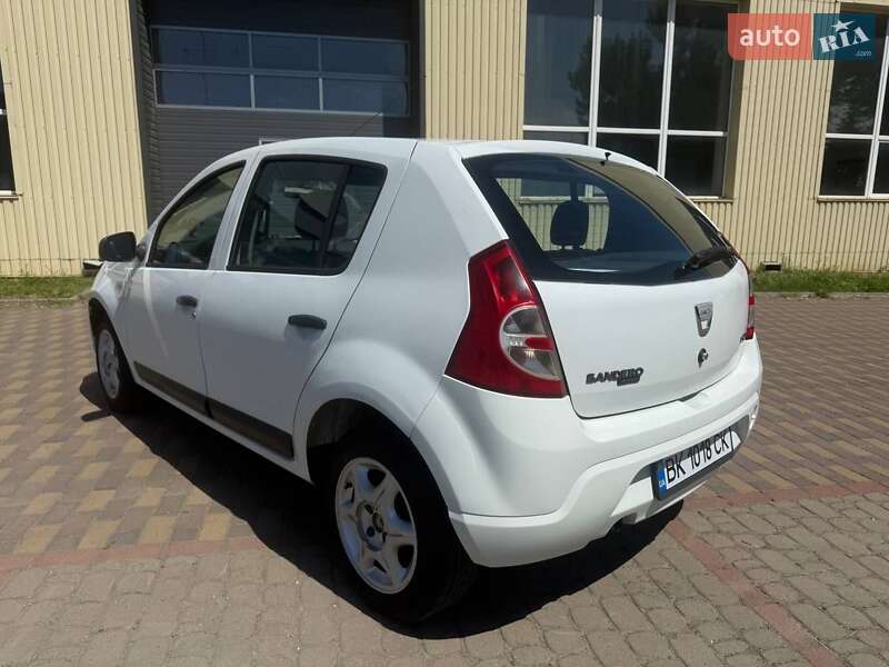 Хэтчбек Dacia Sandero 2011 в Ровно фото 5 Хэтчбек Dacia Sandero 2011 в Ровно