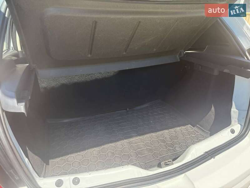 Хэтчбек Dacia Sandero 2011 в Ровно фото 11 Хэтчбек Dacia Sandero 2011 в Ровно