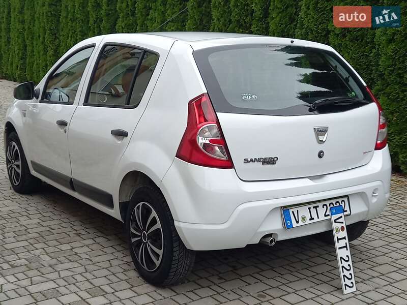 Хэтчбек Dacia Sandero 2009 в Самборе фото 42 Хэтчбек Dacia Sandero 2009 в Самборе