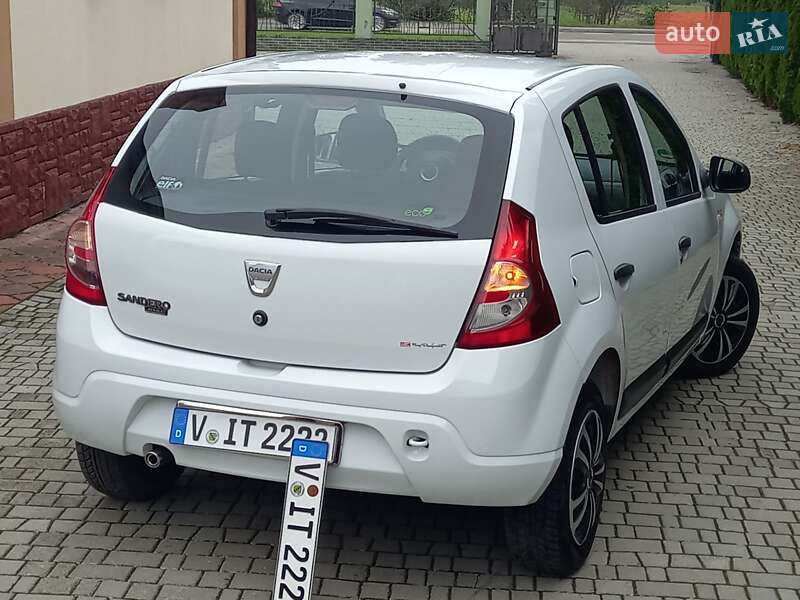 Хэтчбек Dacia Sandero 2009 в Самборе фото 46 Хэтчбек Dacia Sandero 2009 в Самборе