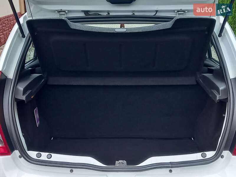 Хэтчбек Dacia Sandero 2009 в Самборе фото 56 Хэтчбек Dacia Sandero 2009 в Самборе