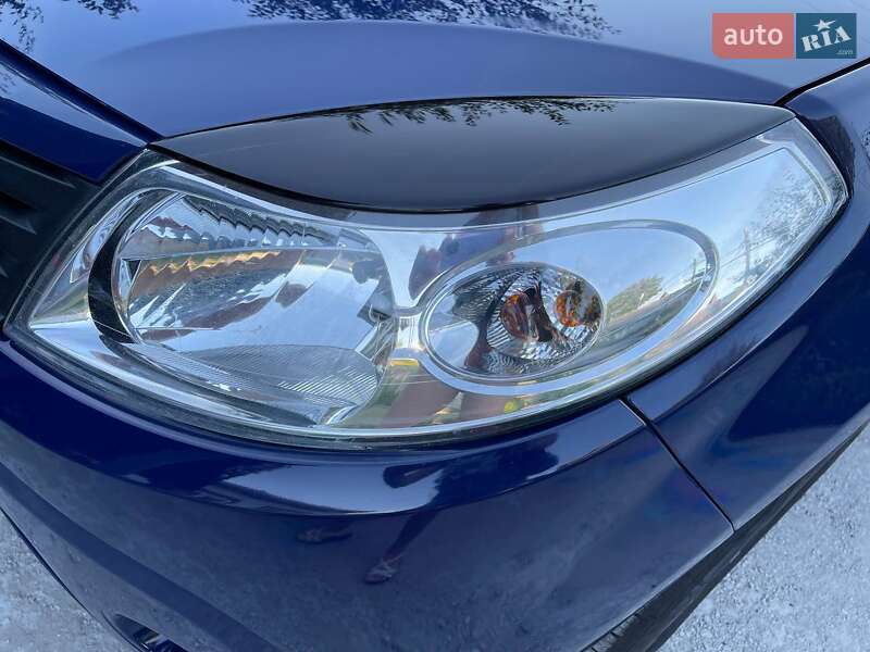 Хэтчбек Dacia Sandero 2009 в Киеве фото 12 Хэтчбек Dacia Sandero 2009 в Киеве
