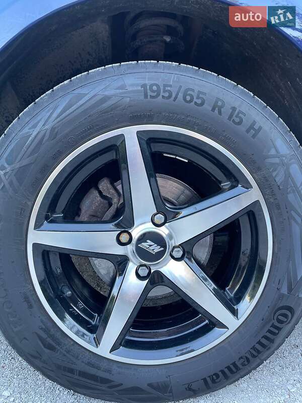 Хэтчбек Dacia Sandero 2009 в Киеве фото 13 Хэтчбек Dacia Sandero 2009 в Киеве