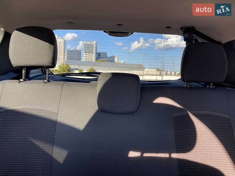 Хэтчбек Dacia Sandero 2009 в Киеве фото 16 Хэтчбек Dacia Sandero 2009 в Киеве
