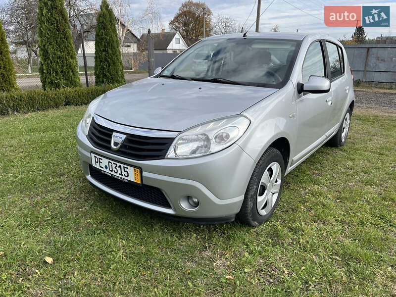 Хетчбек Dacia Sandero 2009 в Луцьку