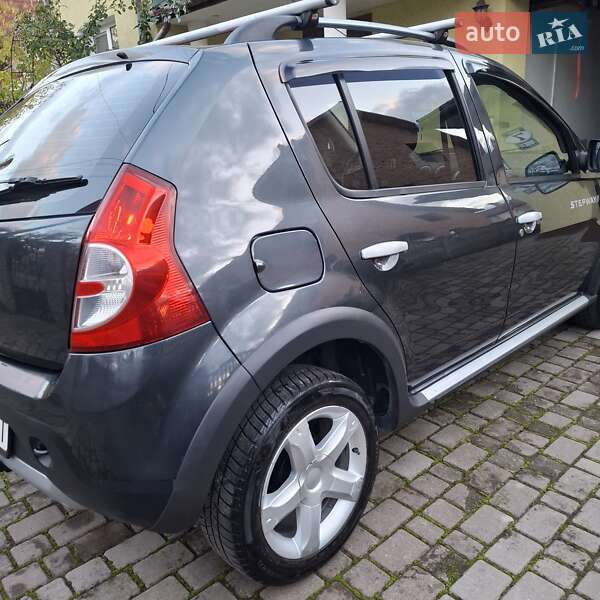 Хетчбек Dacia Sandero 2011 в Івано-Франківську