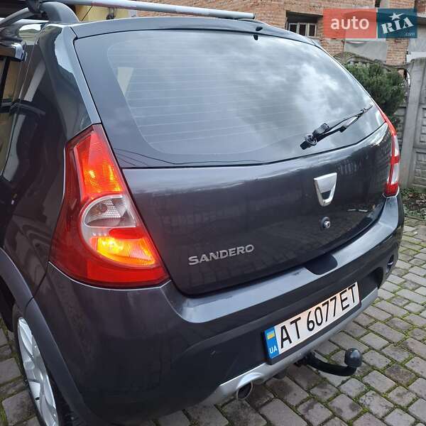 Хетчбек Dacia Sandero 2011 в Івано-Франківську