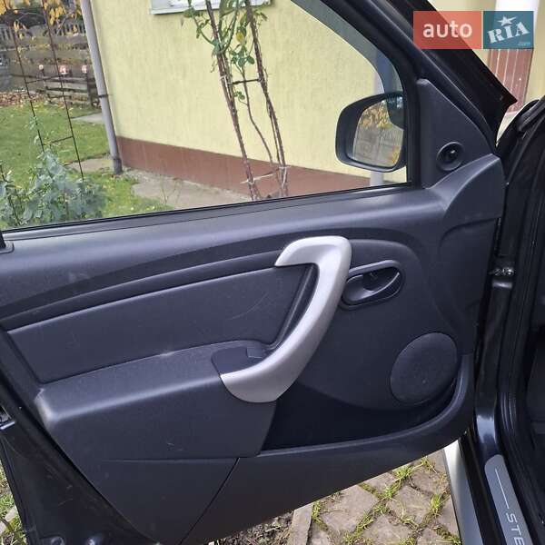 Хетчбек Dacia Sandero 2011 в Івано-Франківську