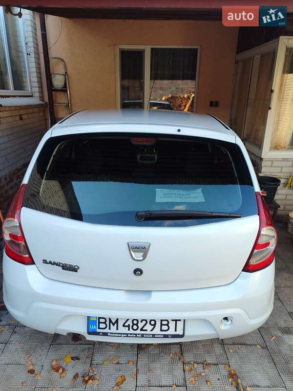 Хетчбек Dacia Sandero 2010 в Лебедині