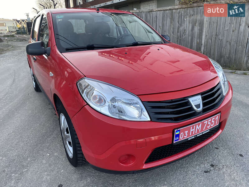 Хэтчбек Dacia Sandero 2010 в Киеве