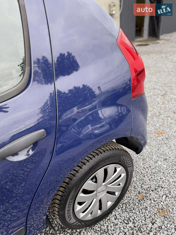 Хетчбек Dacia Sandero 2009 в Луцьку фото 58 Хетчбек Dacia Sandero 2009 в Луцьку