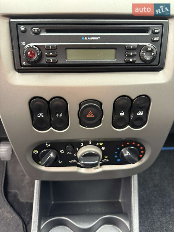 Хетчбек Dacia Sandero 2009 в Луцьку фото 100 Хетчбек Dacia Sandero 2009 в Луцьку