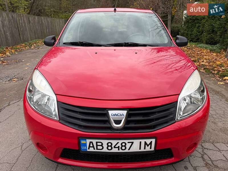 Хэтчбек Dacia Sandero 2009 в Виннице