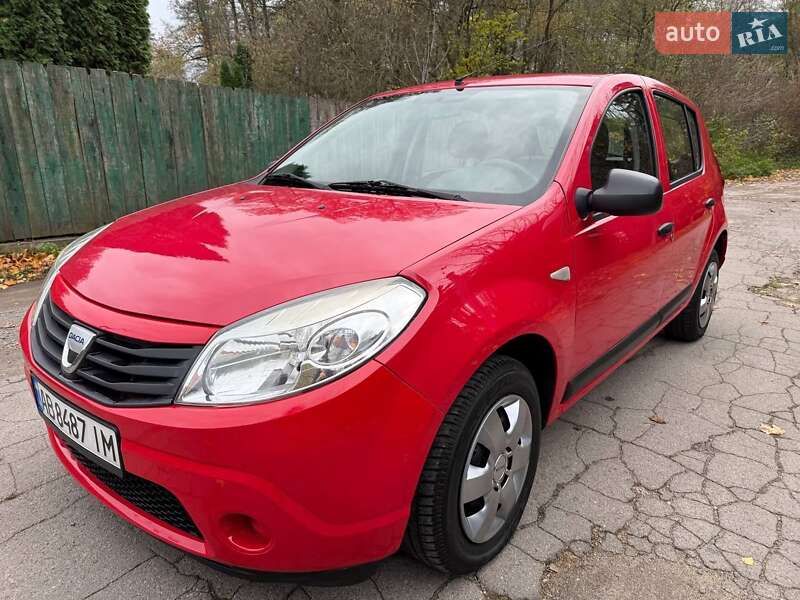 Хэтчбек Dacia Sandero 2009 в Виннице
