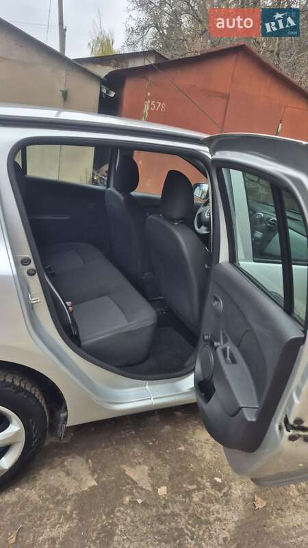 Хэтчбек Dacia Sandero 2013 в Сумах