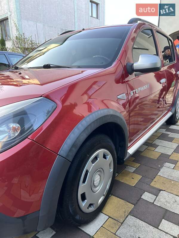 Хэтчбек Dacia Sandero 2011 в Львове