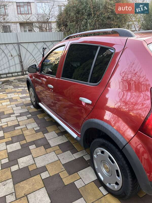 Хэтчбек Dacia Sandero 2011 в Львове