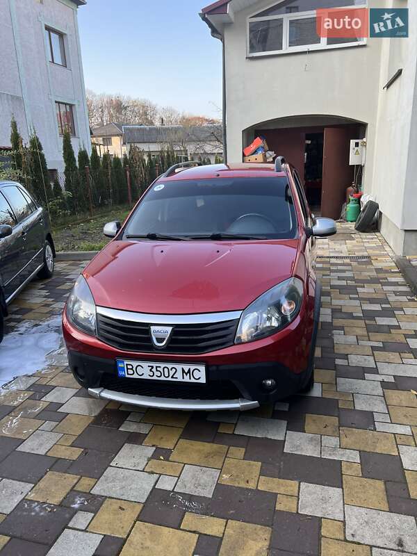 Хэтчбек Dacia Sandero 2011 в Львове