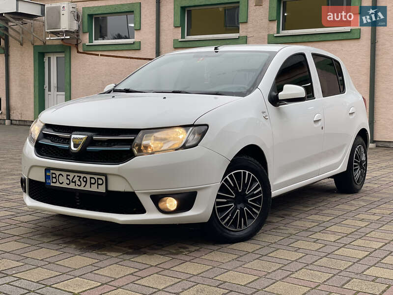 Хэтчбек Dacia Sandero 2016 в Стрые